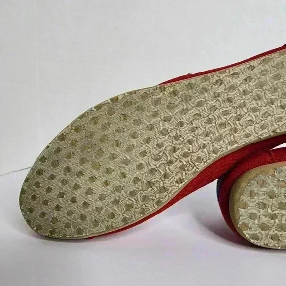 Tom's Women's Red Canvas Classic Minimalist Casual Comfy Slip On Shoes Size US 7 - Picture 11 of 11
